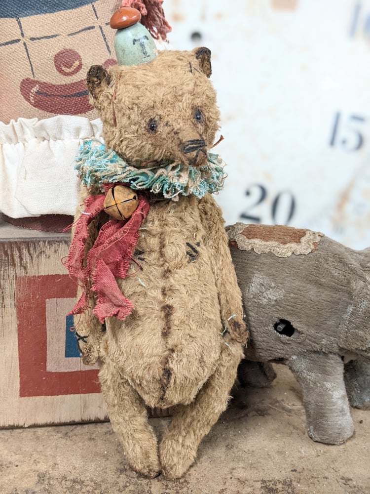 Image of 7" - old worn TAN distressed grizzly bear in ruff collar & wood "hat" by whendi's bears
