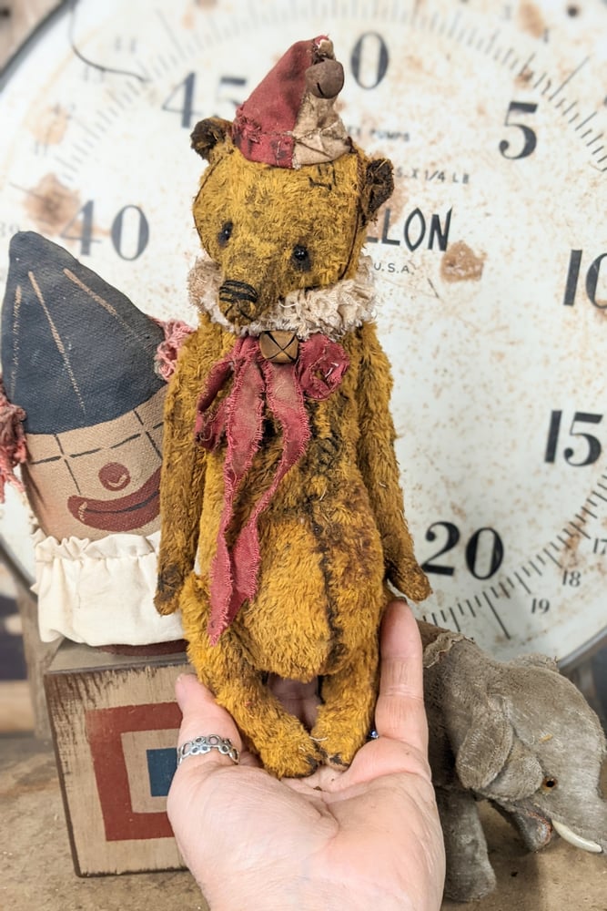 Image of 9" - old worn distressed grizzly bear in ruff collar & hat by whendi's bears