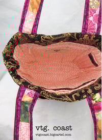 Image 4 of Take A Bow Bag