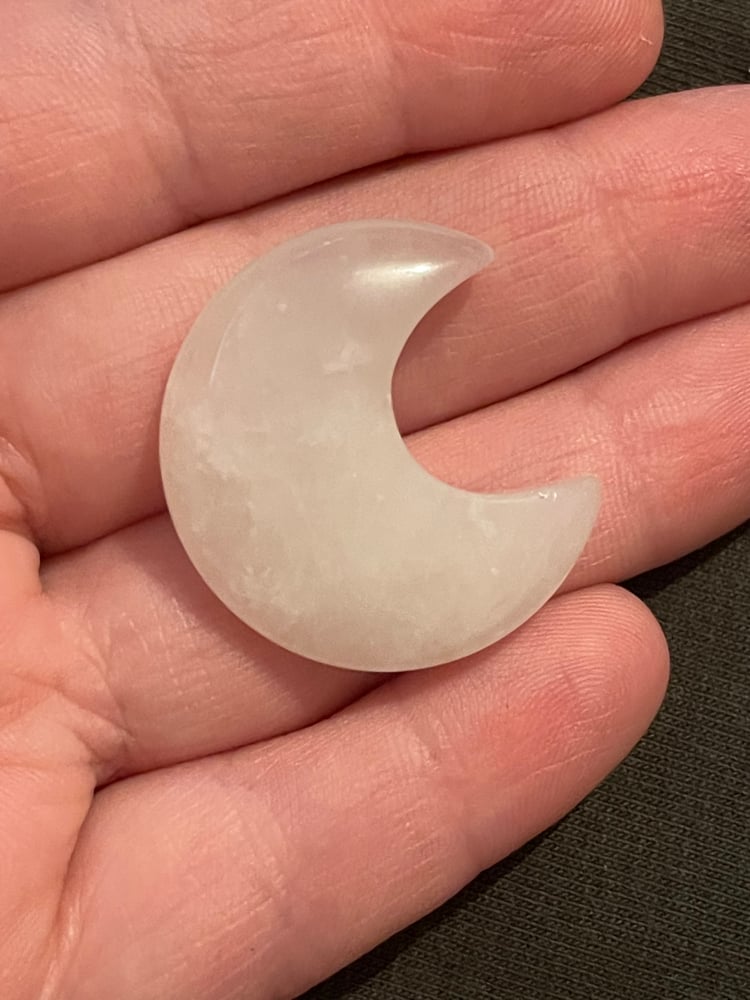 Image of Rose quartz moon 