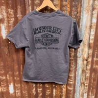 Image 2 of HARLEY DAVIDSON HARBOUR CITY PRE WORN DEALER TEE M