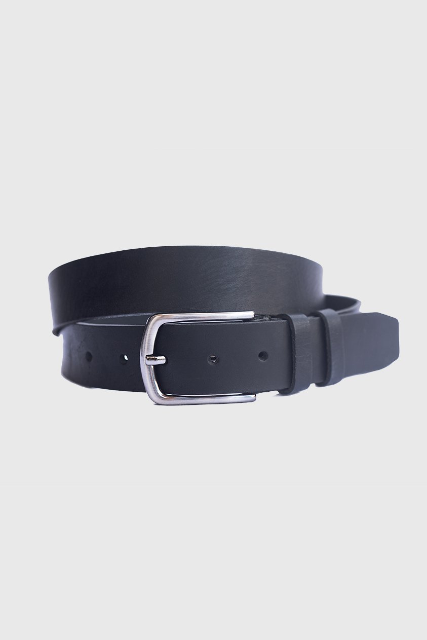 Image of Classic Leather Belt in Black