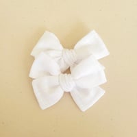 Image 2 of Cotton white pinwheel bows // Marigold Collection