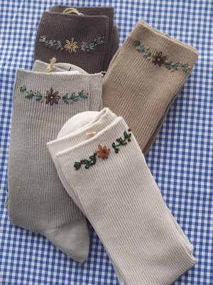 Calcetines bordados