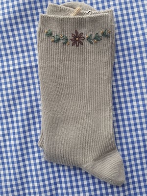 Calcetines bordados