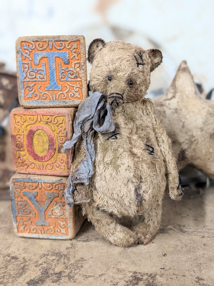 Image of 5" - old worn distressed fat grizzly bear  by whendi's bears