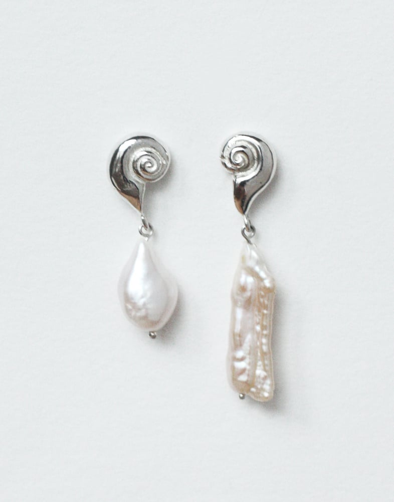 Image of Snail Pearl Studs Baroque