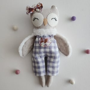 Image of Embroidered Owl Doll Pattern and Tutorial