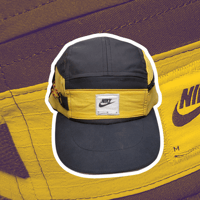 Image 1 of Yellow/black NIKE 5 panel hat (1/2)