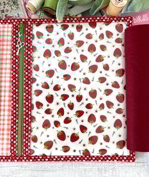 Image of The Simple Stitching Organizer/1 Bobbin/1 Zip/Poppie Cotton