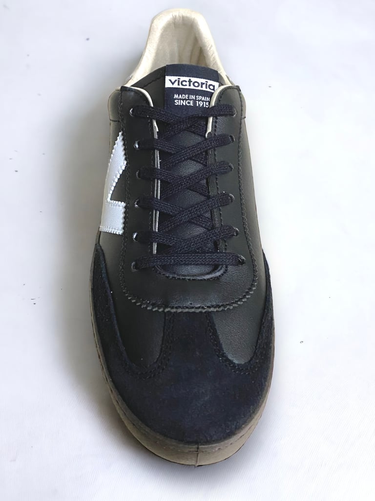 Victoria 70’S style black leather sneaker Image 4