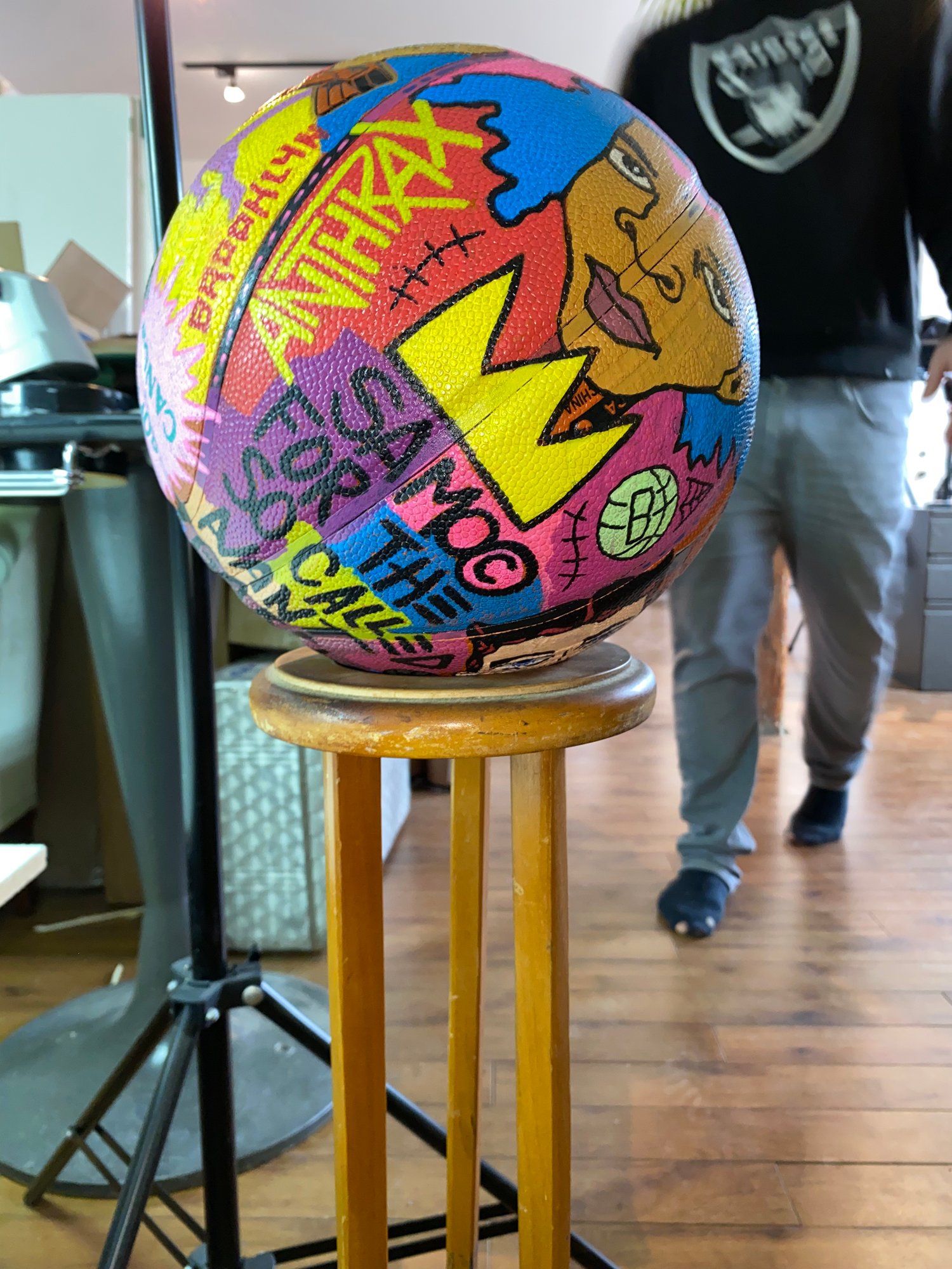 Image of Ballon de basket " Tribute to Brooklyn " acrylique sur ballon.