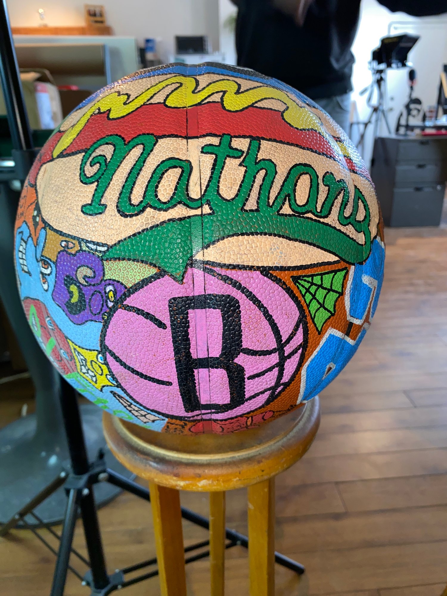 Image of  Ballon de basket " Tribute to Brooklyn " acrylique sur ballon.