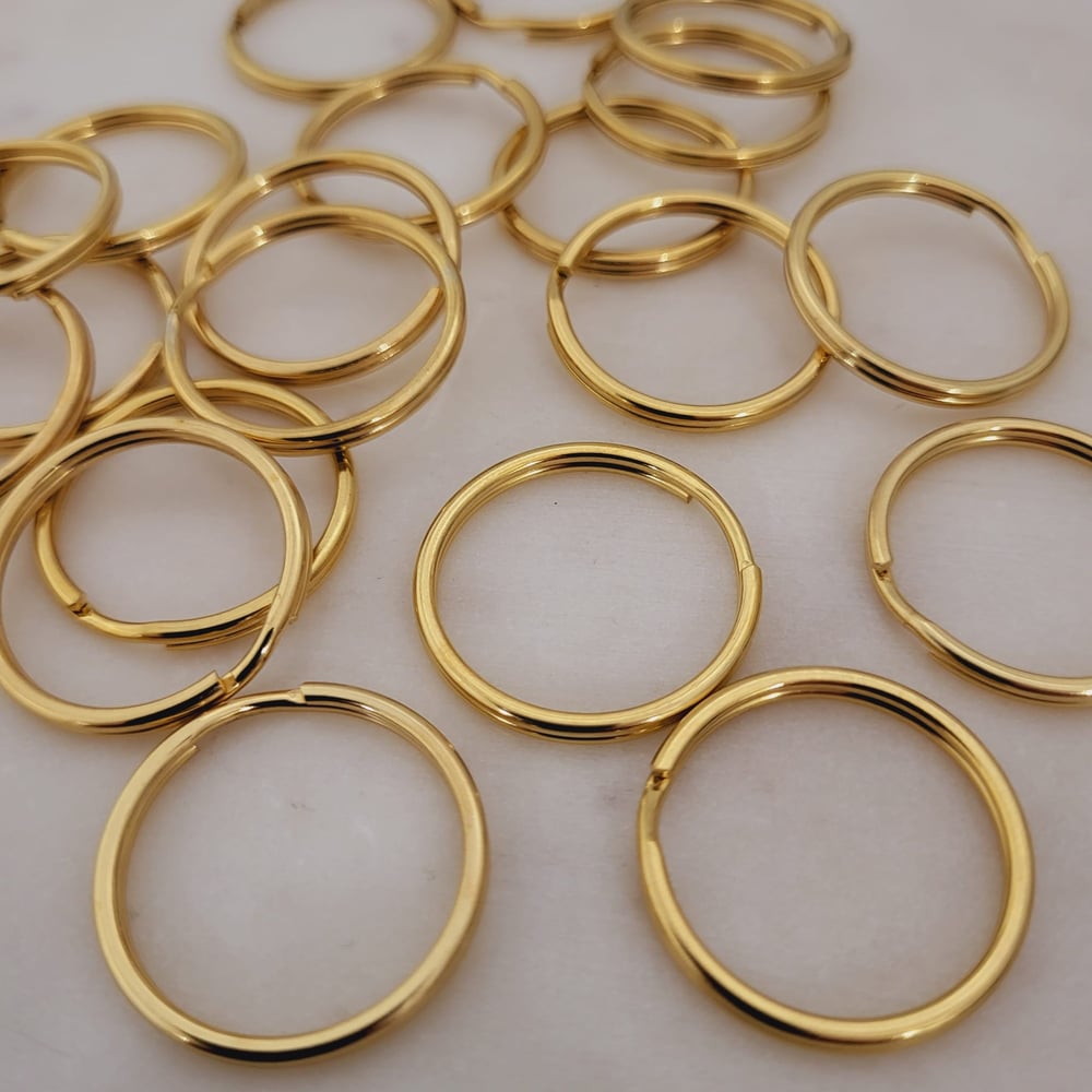 Image of 25 Pieces Yellow Gold Split Key Rings .