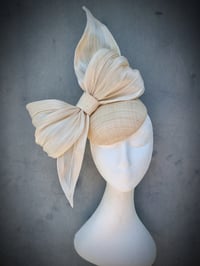 Image 1 of 'Sienna' Bow in ivory