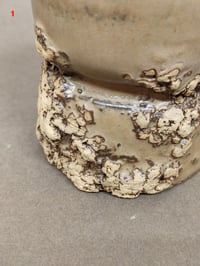 Image 3 of Tasses "sablier"  brune et texturée