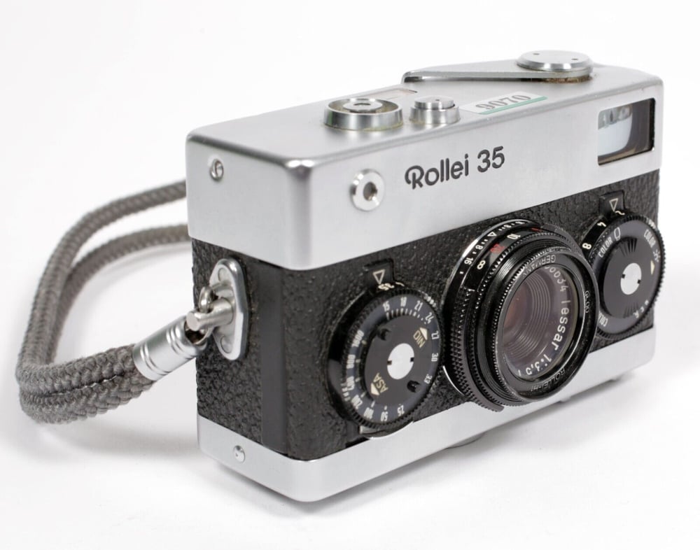 Image of Rollei 35 Singapore 35mm camera Tessar 40mm F3.5 lens METER WORKS 9070