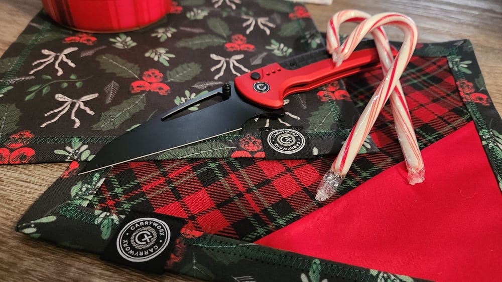Skull Holly - Red Plaid