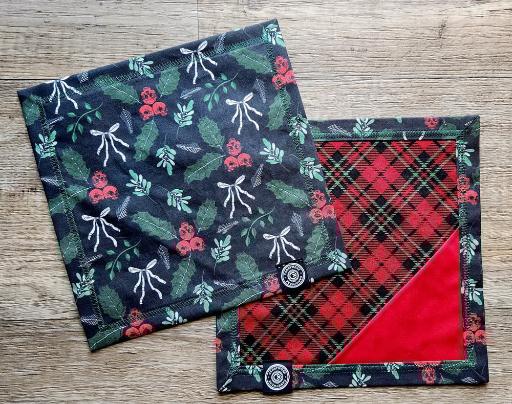 Skull Holly - Red Plaid