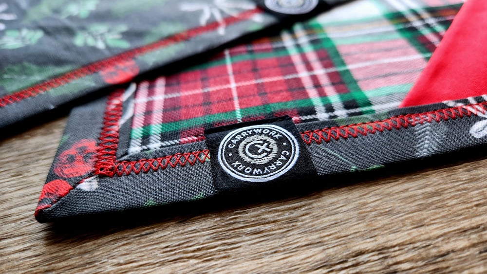 Skull Holly - White Plaid