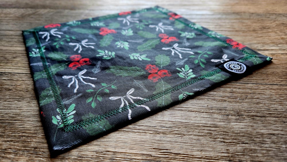 Skull Holly - Red Plaid