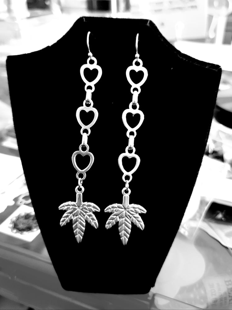 Image of 3 Heart Puff Puff Earrings