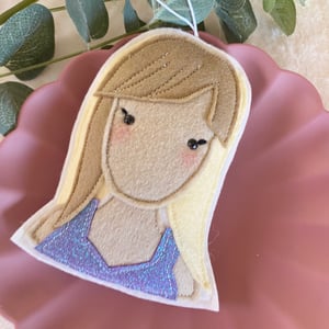 Image of Taylor Swift decoration