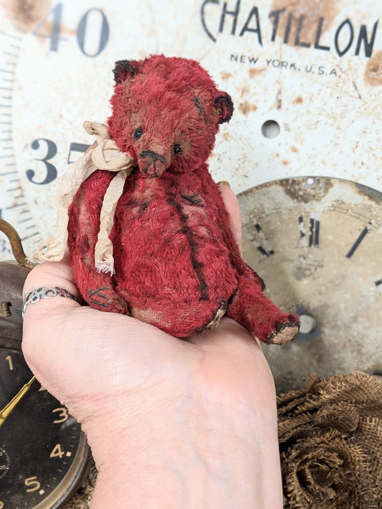 Image of 5" - old worn distressed all RED fat grizzly bear  by whendi's bears.