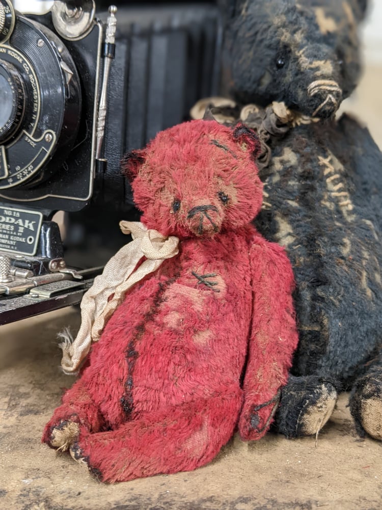 Image of 5" - old worn distressed all RED fat grizzly bear  by whendi's bears.