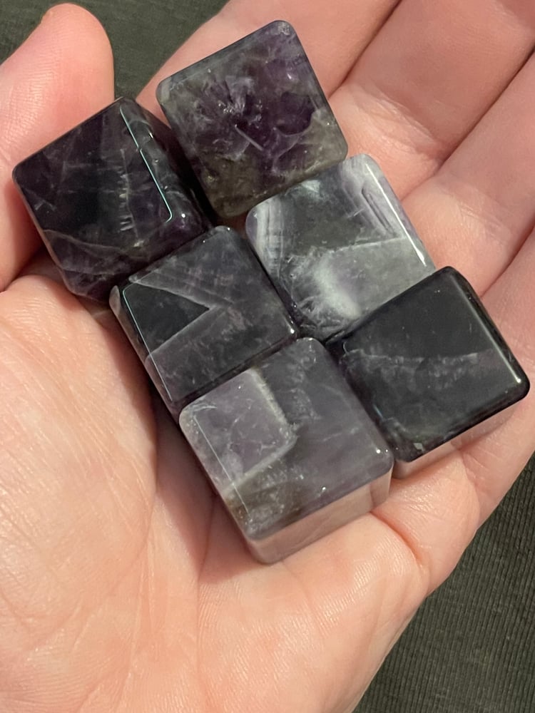 Image of Amethyst cubes 