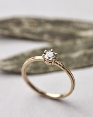 Image of 18ct Yellow Gold, Brilliant cut, grey Salt and Pepper diamond Milled edge ring (LON224)