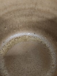 Image 3 of Petite tasse texturée en grès et émail brun