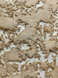Image 3 of Haute boite texturée en grès et émail crème 