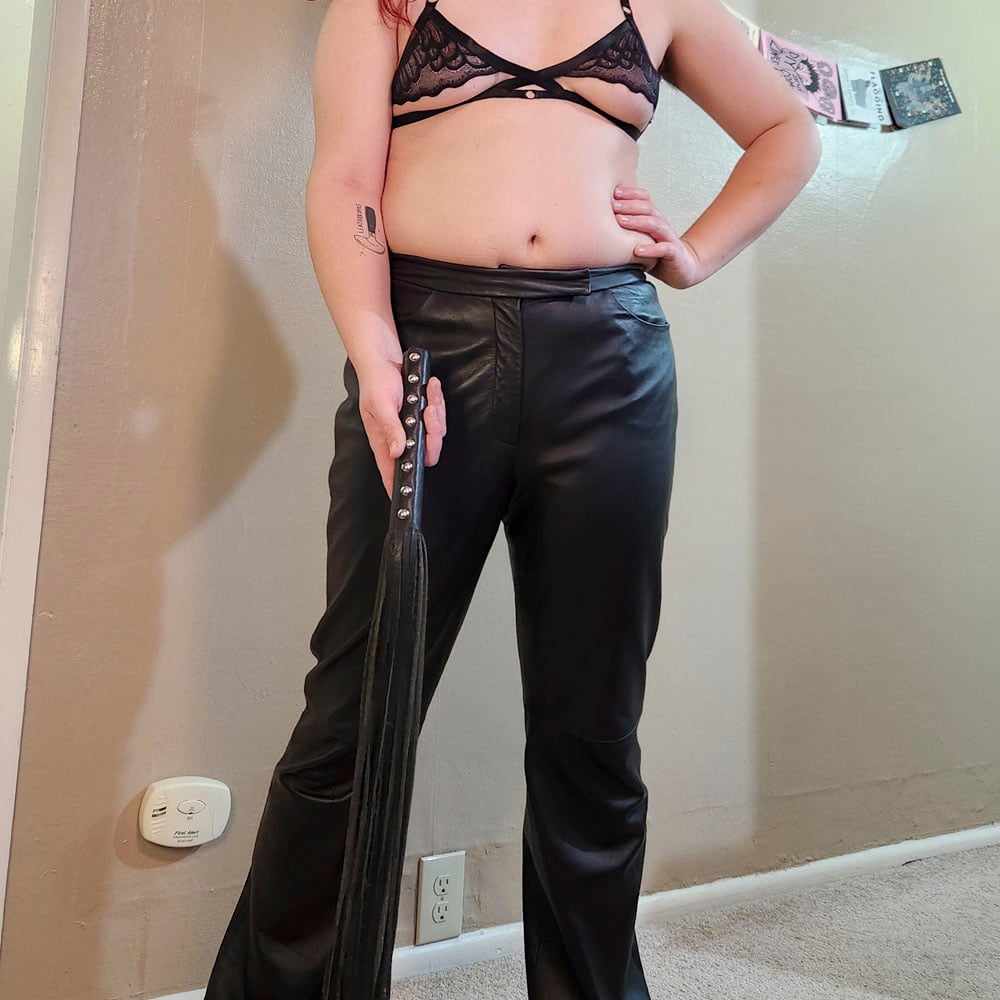 Heavy leather flogger