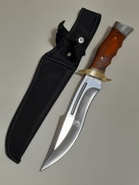 Image 2 of Set 5 Knives - 1 Survival Outdoor 2 Bowie Hunting 1 Kukri 1 Folding Karambit