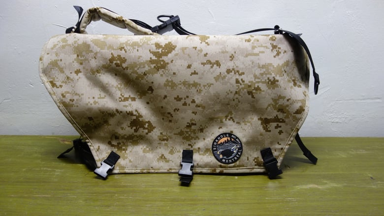 Image of Sling Bag Large (desert digicamo)