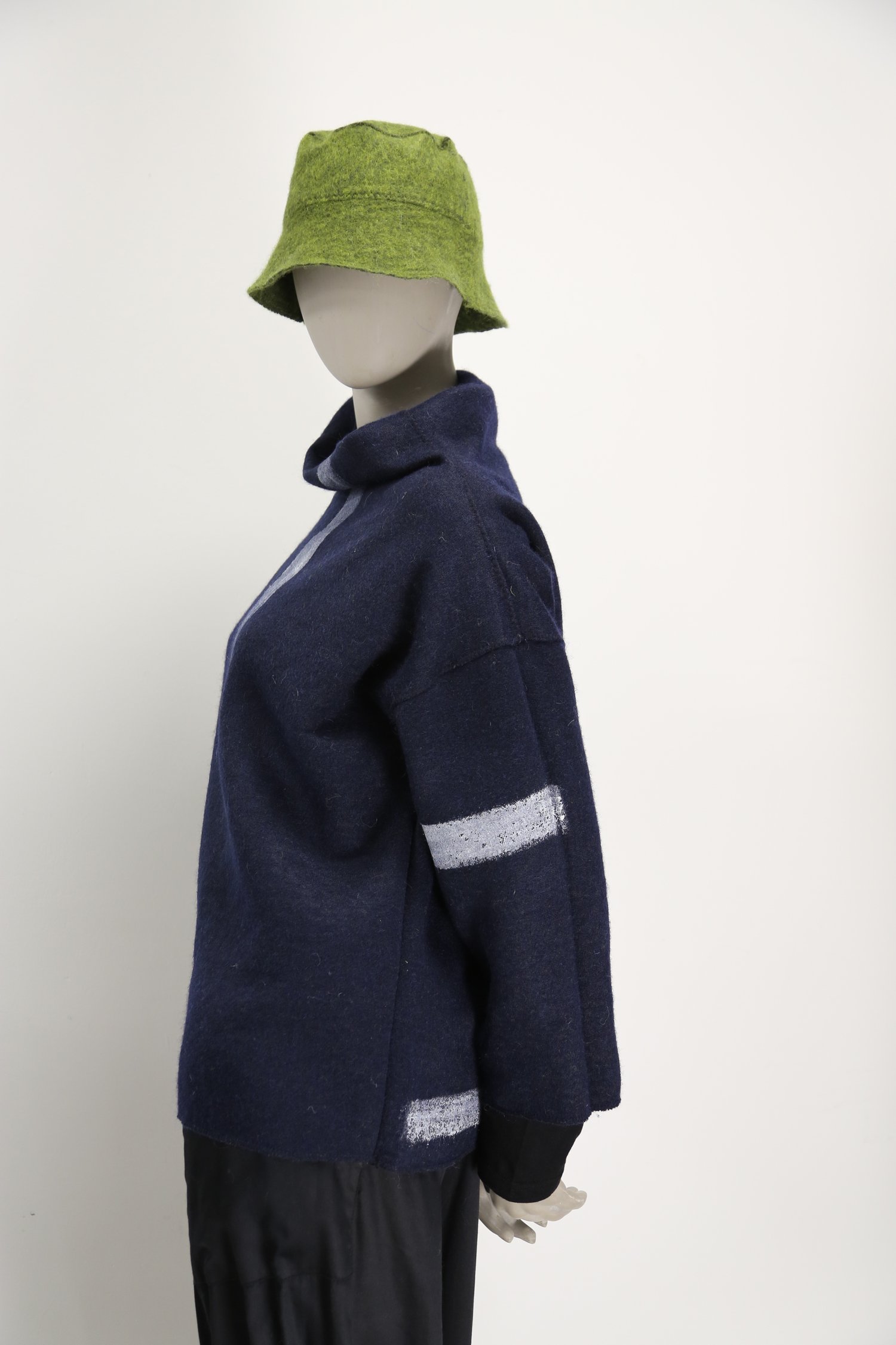 Image of REVERSIBLE FELT WOOL SWEATER, INTERIOR PAINT  HHF024_02_020 