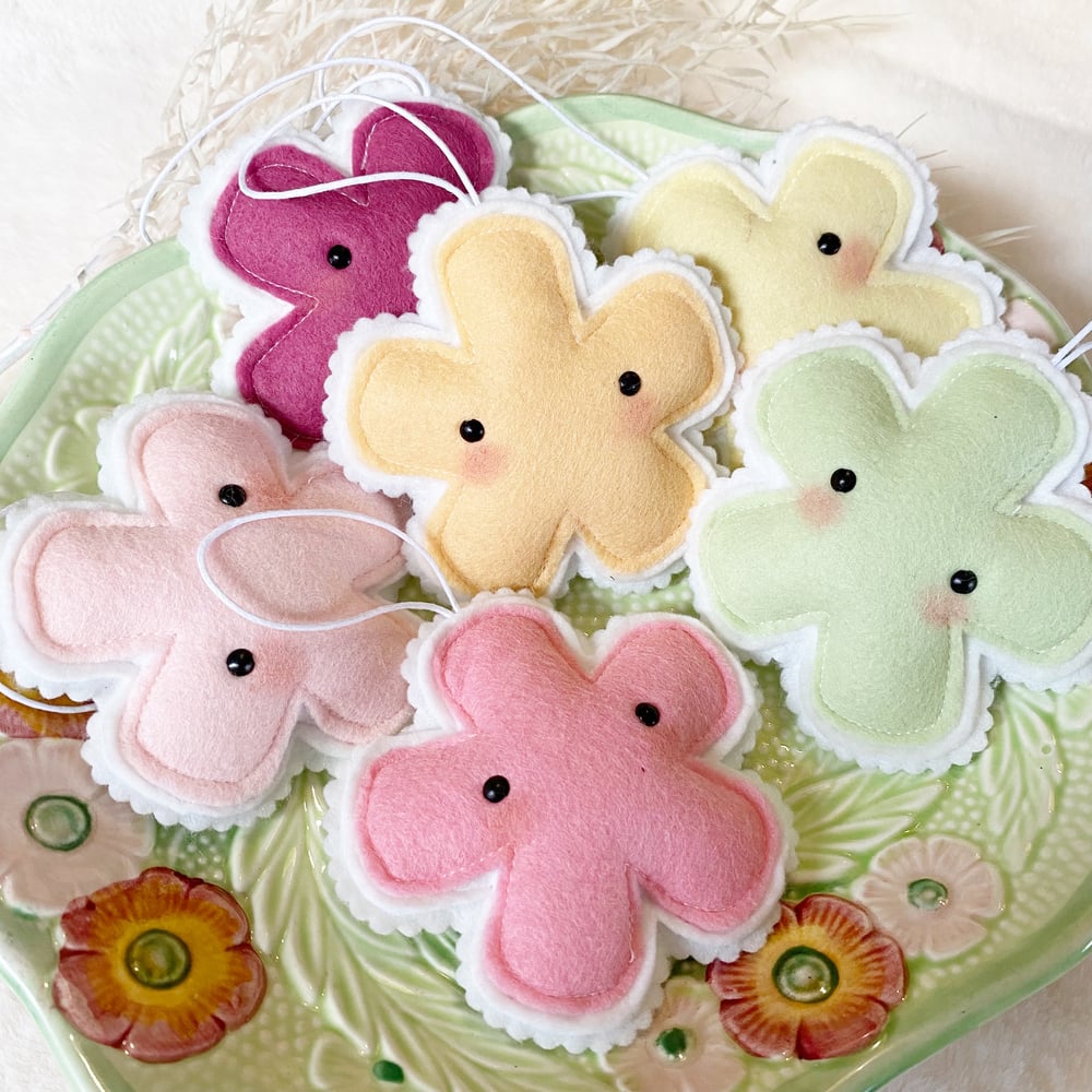 Image of Mini Flowers