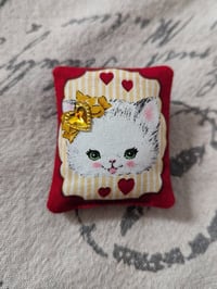 Image 2 of Vintage Valentine Kittens Quilted Brooch