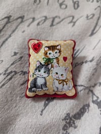 Image 5 of Vintage Valentine Kittens Quilted Brooch