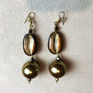 Image of Effie Gold Cowrie Shell Earrings