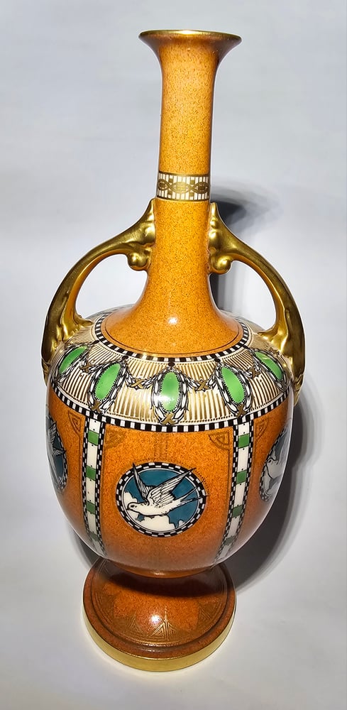 Image of Royal Worcester Vase decorated with images of birds