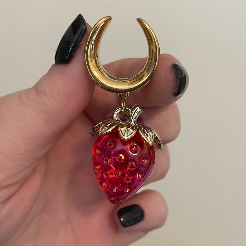 Image of Strawberry Saddle Dangles (sizes 2g-1 1/2)