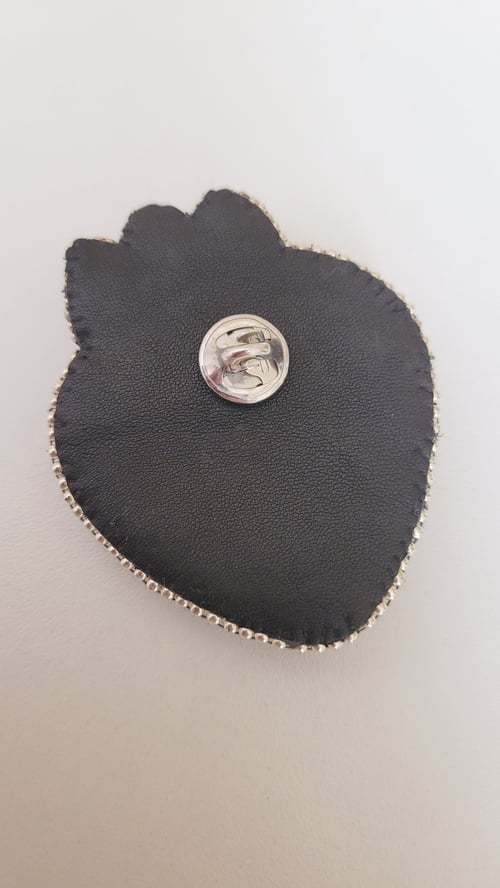 Image of Broche Ex Voto " Entre 2 mondes "