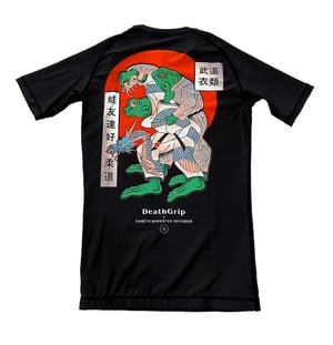 Image of 'Kaeru Kuzushi' rashguard.