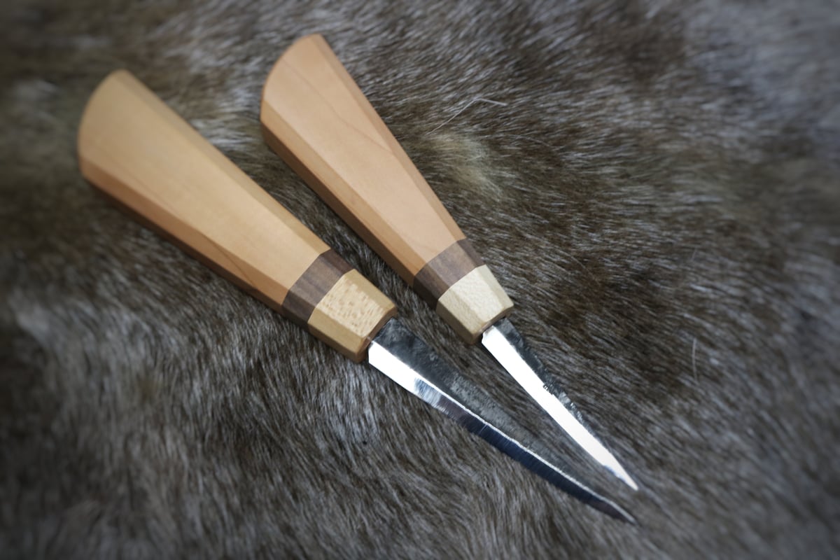 Image of 100mm and 70mm slöjd handled in pear, fumed oak and london plane