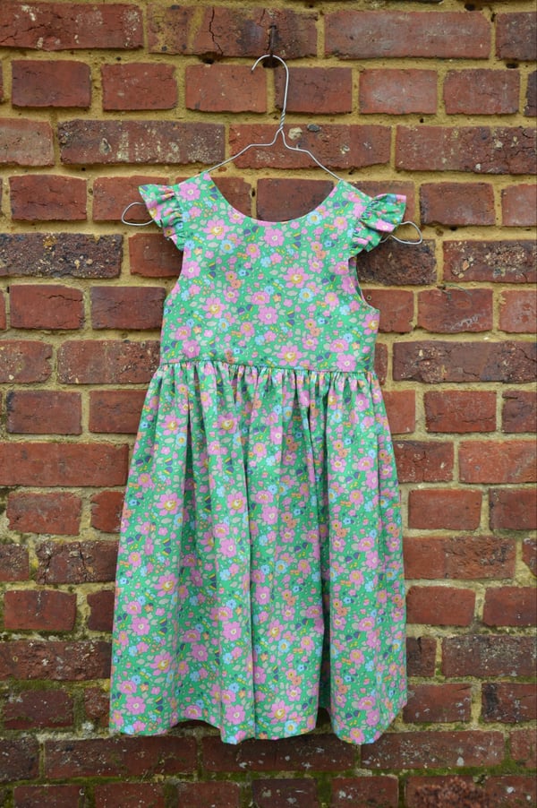 Image of Robe ne liberty Betsy Meadow  Granny Smith dos U petits volants aux manches