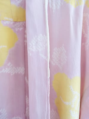 Image of Rosa silke kimono (dame) m. håndindfarvede shiborimønstre