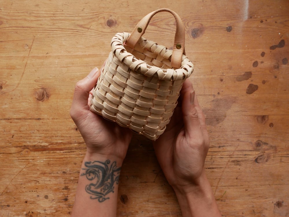 Image of MINI WALL BASKET WITH NATURAL VEG TAN LEATHER NO.1