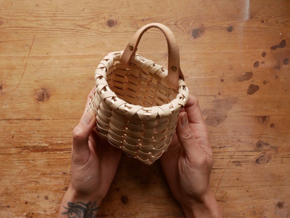 Image of MINI WALL BASKET WITH NATURAL VEG TAN LEATHER NO.2